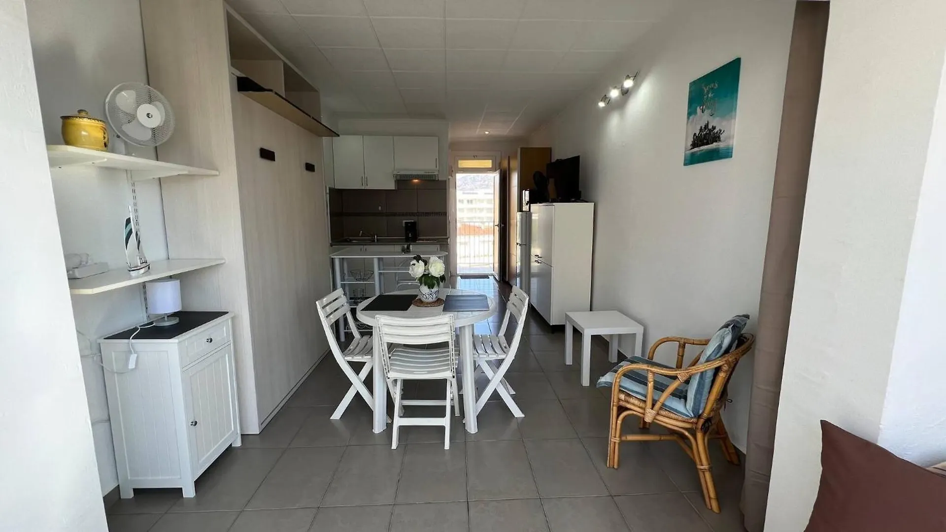 Estudio Moderno En Santa Margarita Roses 0*,  Espagne