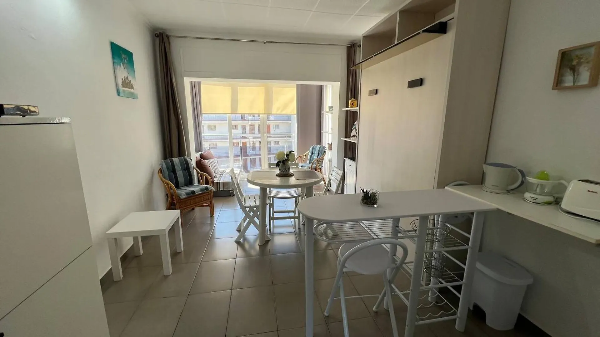 Estudio Moderno En Santa Margarita Roses 0*,