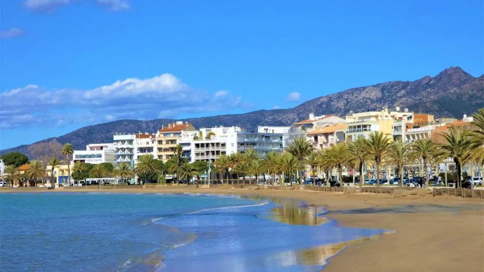 Estudio Moderno En Santa Margarita Roses Espagne